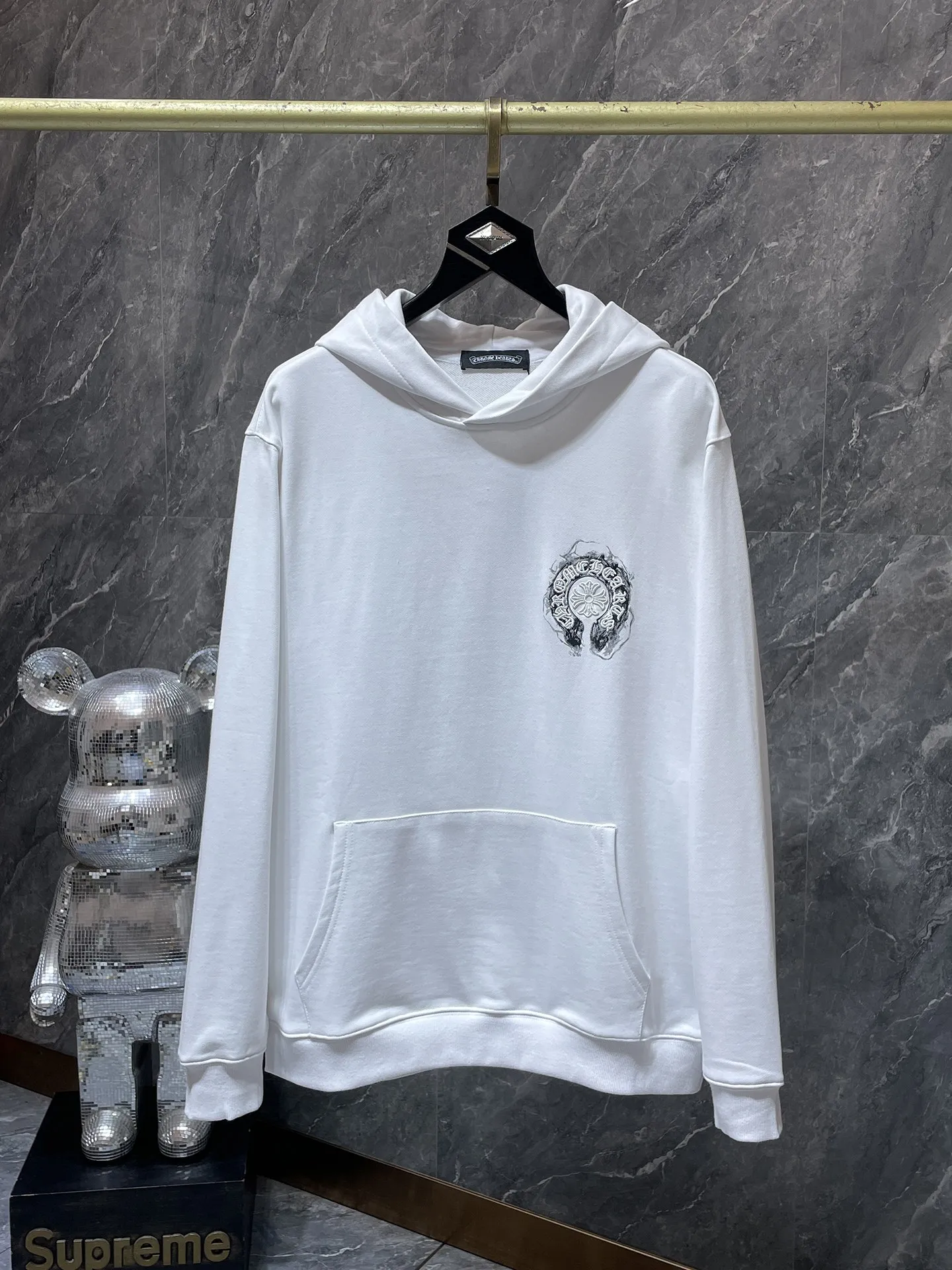 P260 Chrome Hearts Autumn and Winter 2025 Counter Synchronization Chrome Horseshoe Sanskrit Cross Embroidery Hand-painted Hooded Sweatshirt Vacuum Embroidery Method! Heavy embroidery! ! ! Tens of thousands of needles! ! Recommended colors: White Black Size: S, M, L, XL
